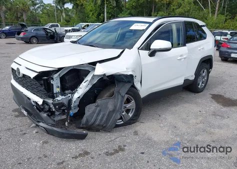 2025 Toyota Rav4 Hybrid Xle z USA, uszkodzony, nr VIN JTMRWRFV9SD315663